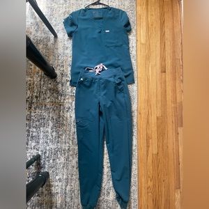 FIGS: Caribbean blue scrubs